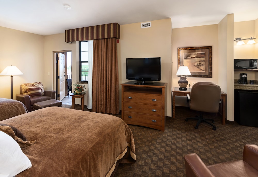 Superior Suite, 2 Queen Beds (Family Suite)