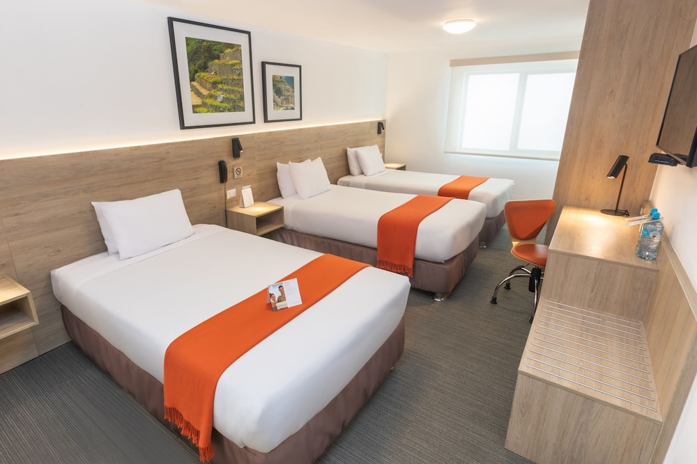 Traditional Room, 3 Twin Beds photo 1