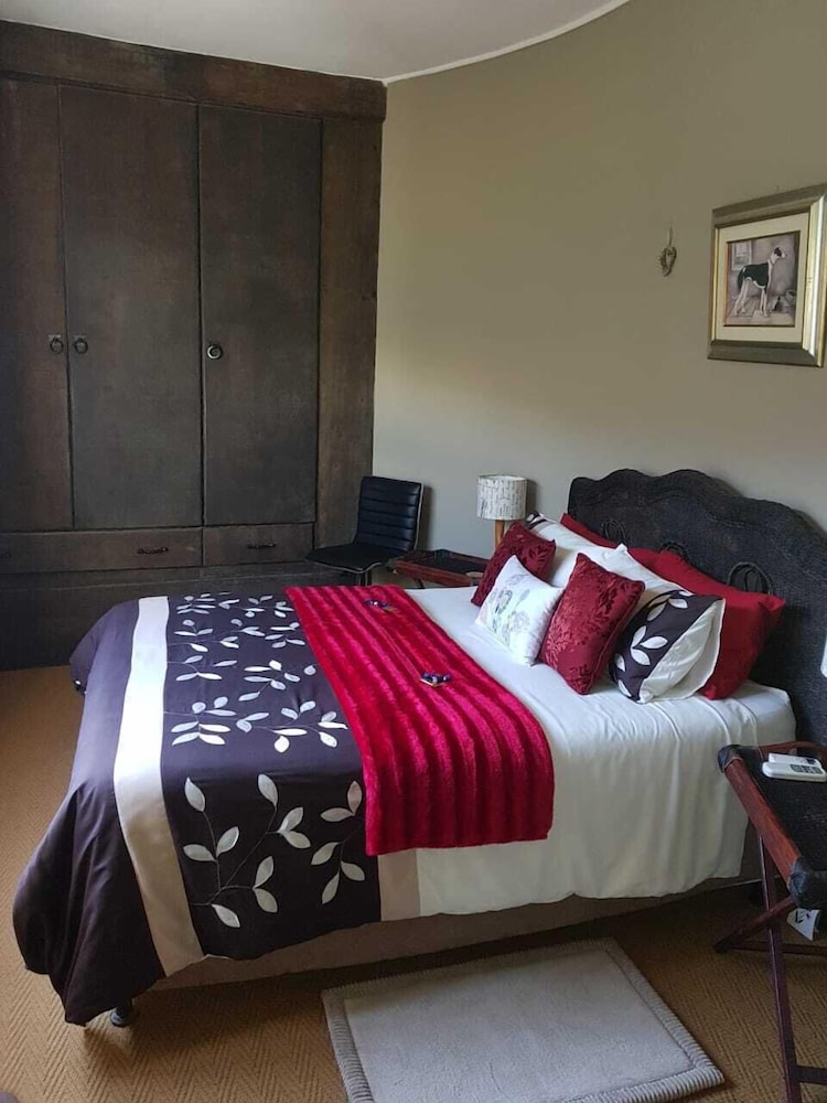 Exclusive Cottage, 1 Queen Bed, Pool View photo 2