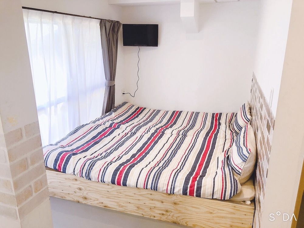 Economy Twin Room photo 3