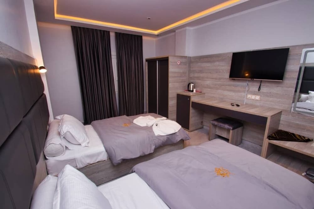 Comfort Double or Twin Room, Balcony, Courtyard View photo 2