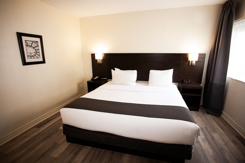 Suite Moyenne, 1 King Bed, Jetted Tub - Non Smoking photo 2