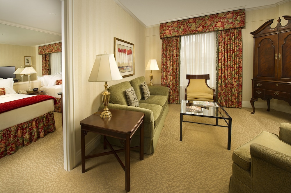 Deluxe Suite, 2 Queen Beds - Photo 1