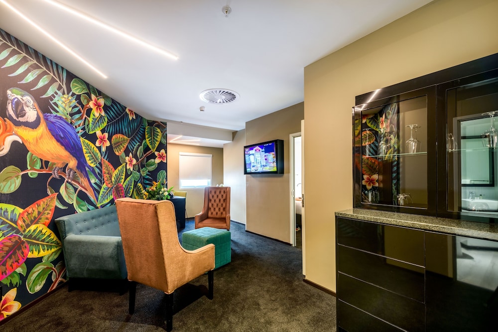 King Suite - Photo 5