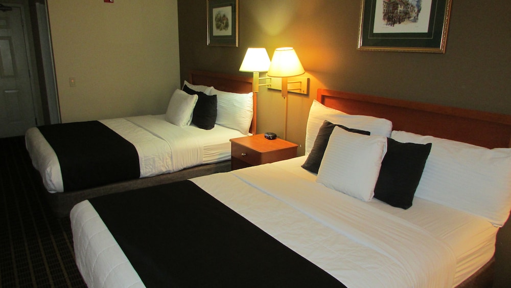Deluxe Room, 2 Queen Beds photo 2