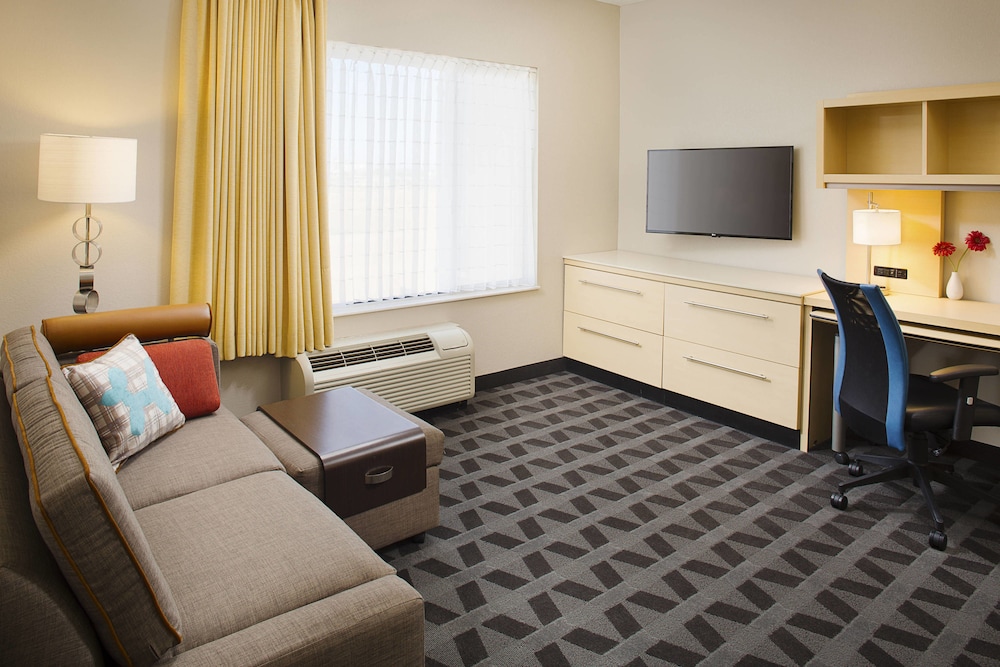 Suite, 1 Bedroom - Photo 1