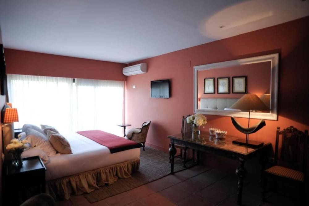 Grand Suite, 1 King Bed, Private Pool, Garden View photo 2