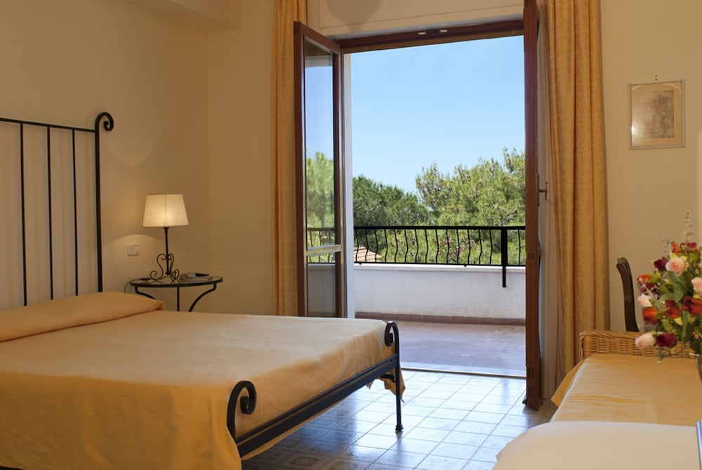 Double Room, Hill View