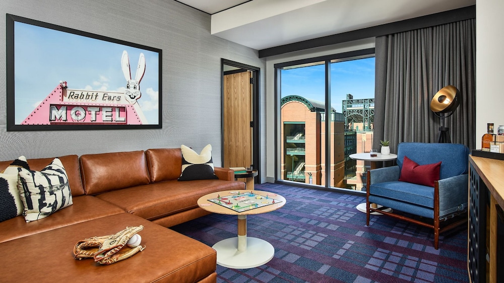 Suite, 1 King Bed (MVP) - Photo 1