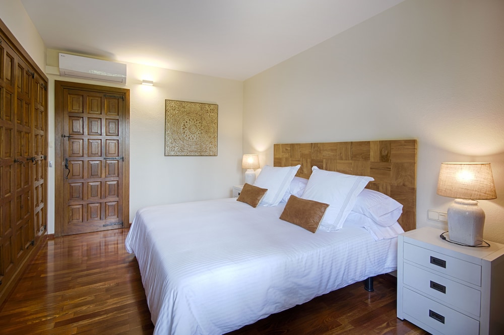 Superior Double Room, Private Bathroom, Garden View