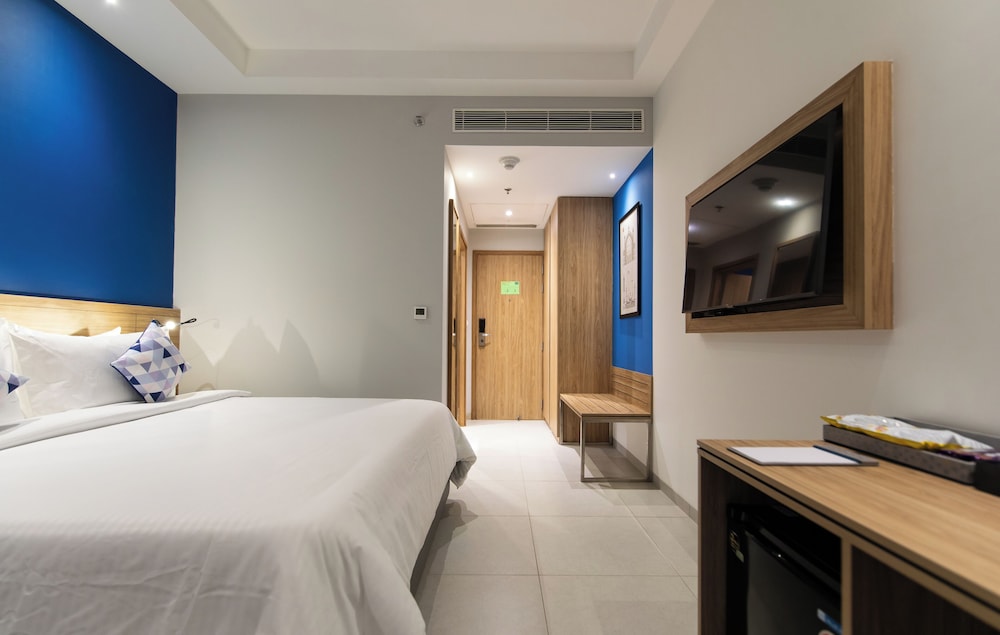 Deluxe Room, 1 Double Bed - Photo 2