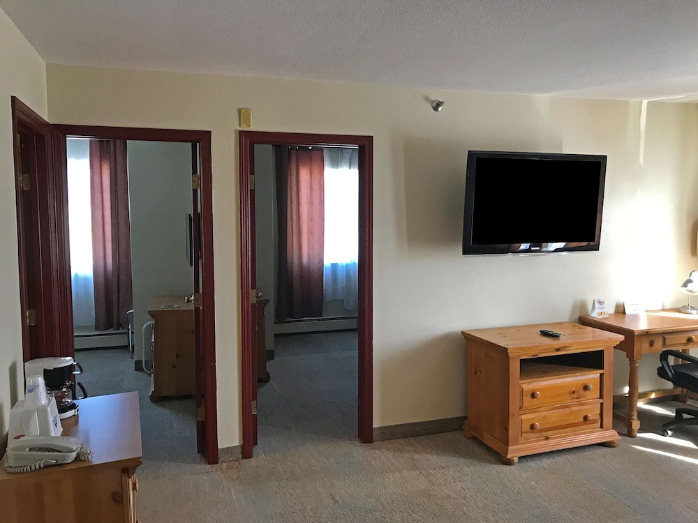 Suite, 2 Queen Beds, Non Smoking, Kitchen - Photo 4