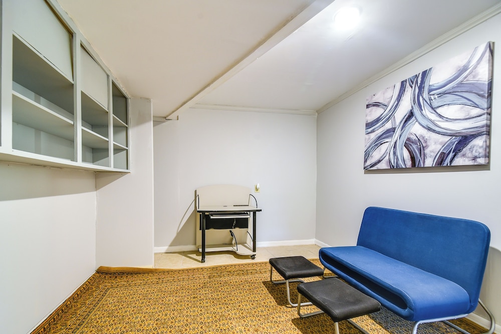 House (4 Bedrooms) photo 2