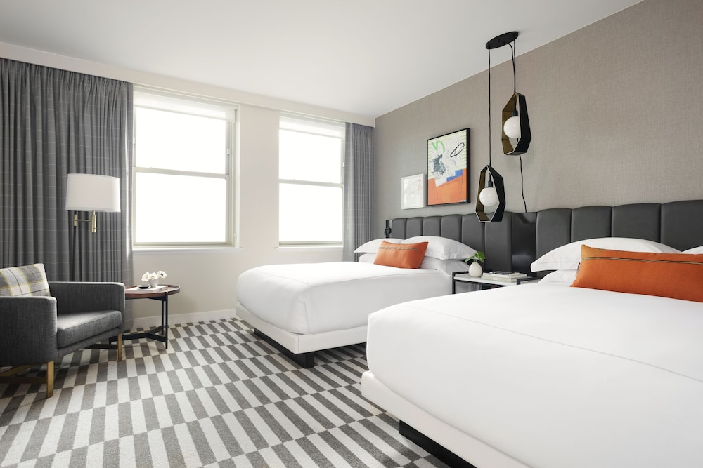 Premium Room, 2 Queen Beds, Roll-in Shower (Mobility) - Photo 3