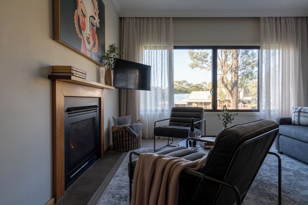 Superior Suite, Vineyard View photo 2