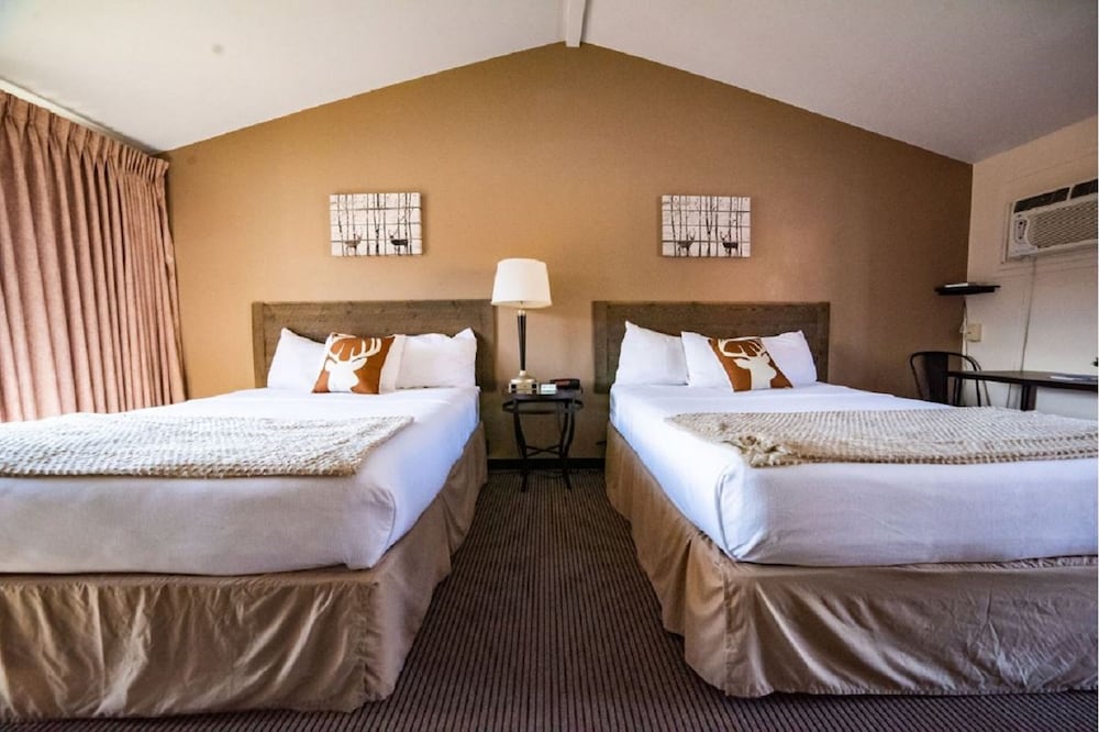 Balcony Room, 2 Queen Beds, Mountain View - Photo 3