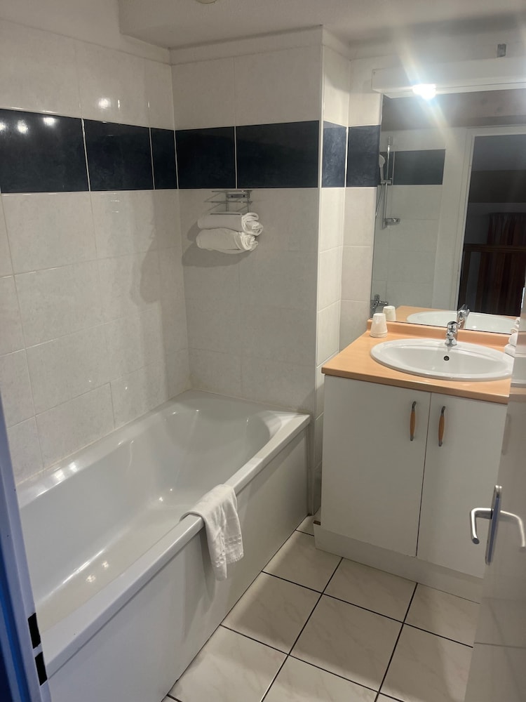 Standard Apartment - Photo 6
