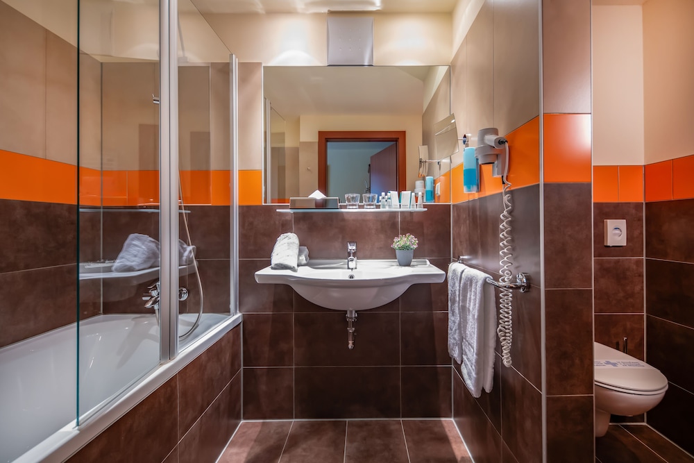 Standard Double or Twin Room photo 2