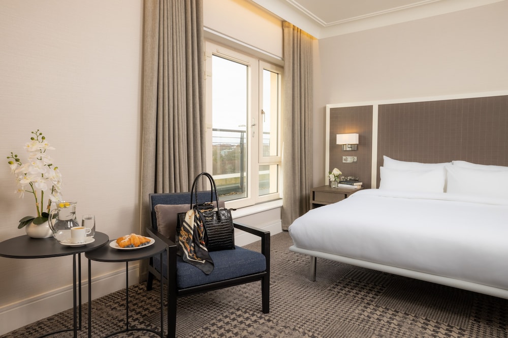 Signature Room, 1 Queen Bed - Photo 1