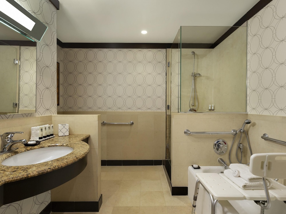 Suite, 1 Bedroom - Photo 3
