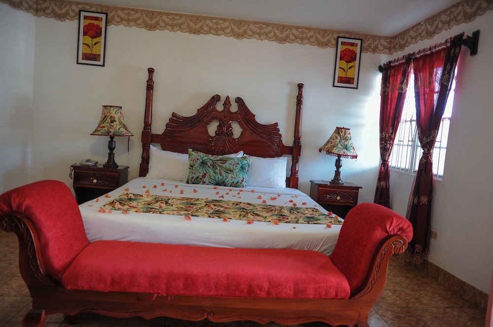 Junior one King Bed Room photo 2