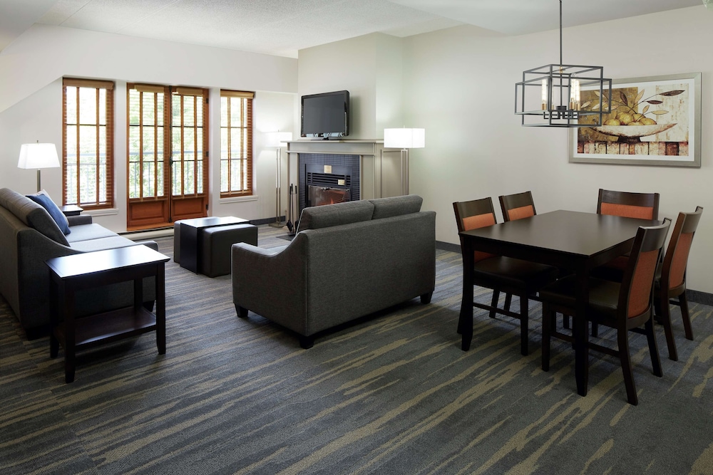 Suite, 2 Bedrooms - Photo 1