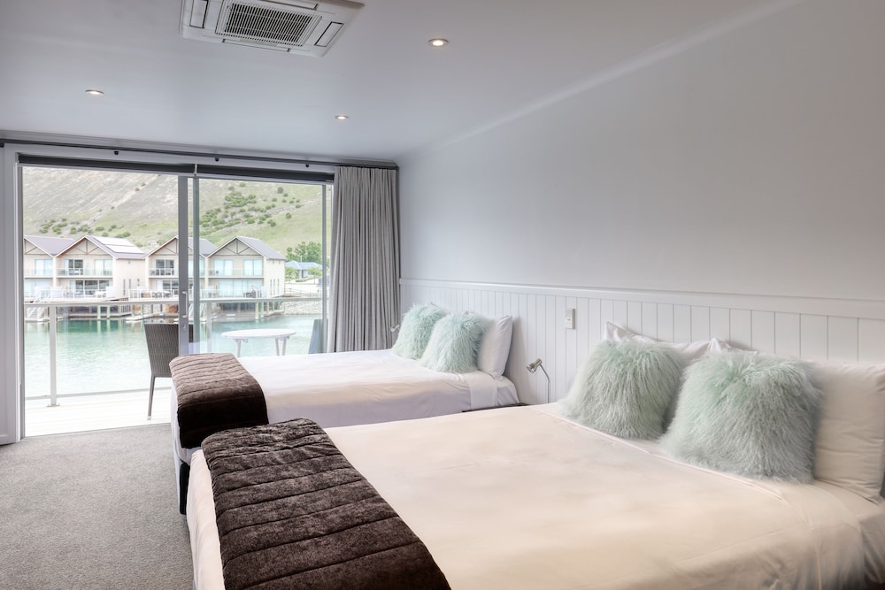 Superior Twin Room, 2 Queen Beds, Marina View photo 3