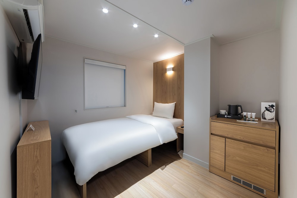 Superior Single Room