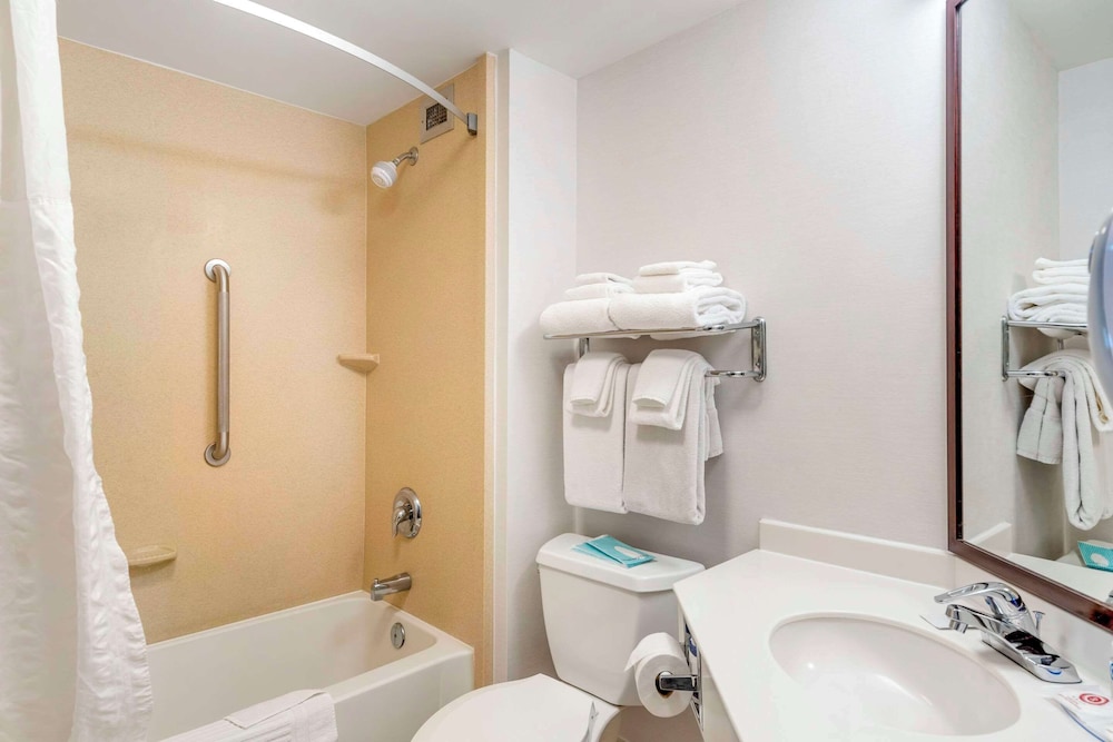 Suite, Multiple Beds, Non Smoking (2 Queens, Sofa Bed) - Photo 5
