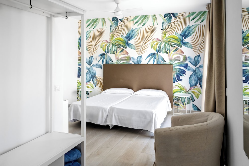 Double Room - Photo 5