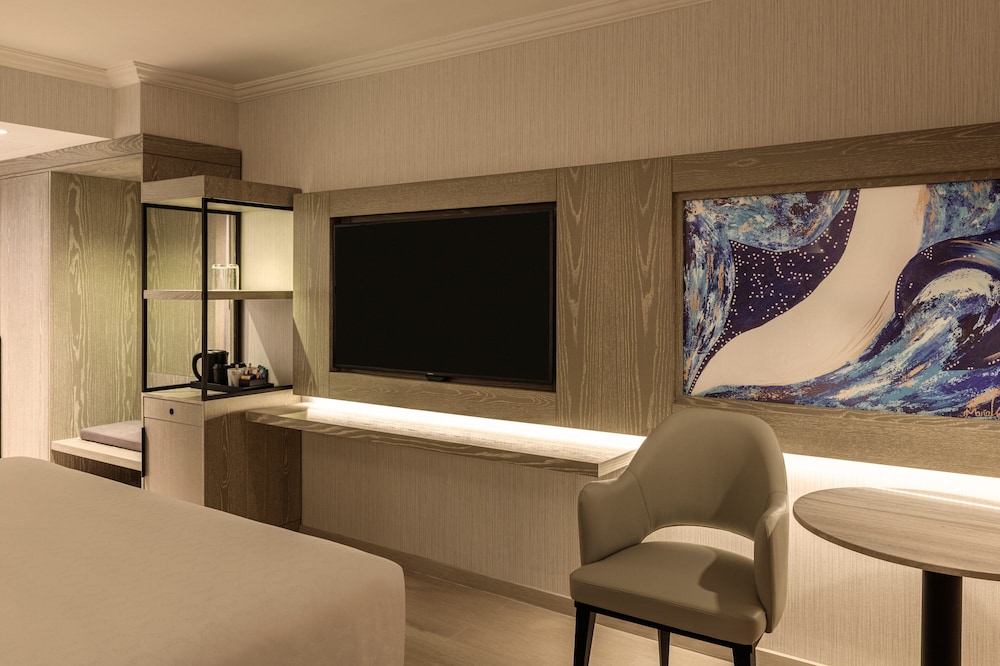 Room, 1 King Bed, Sea View (Patio King, Club Lounge Access) photo 1