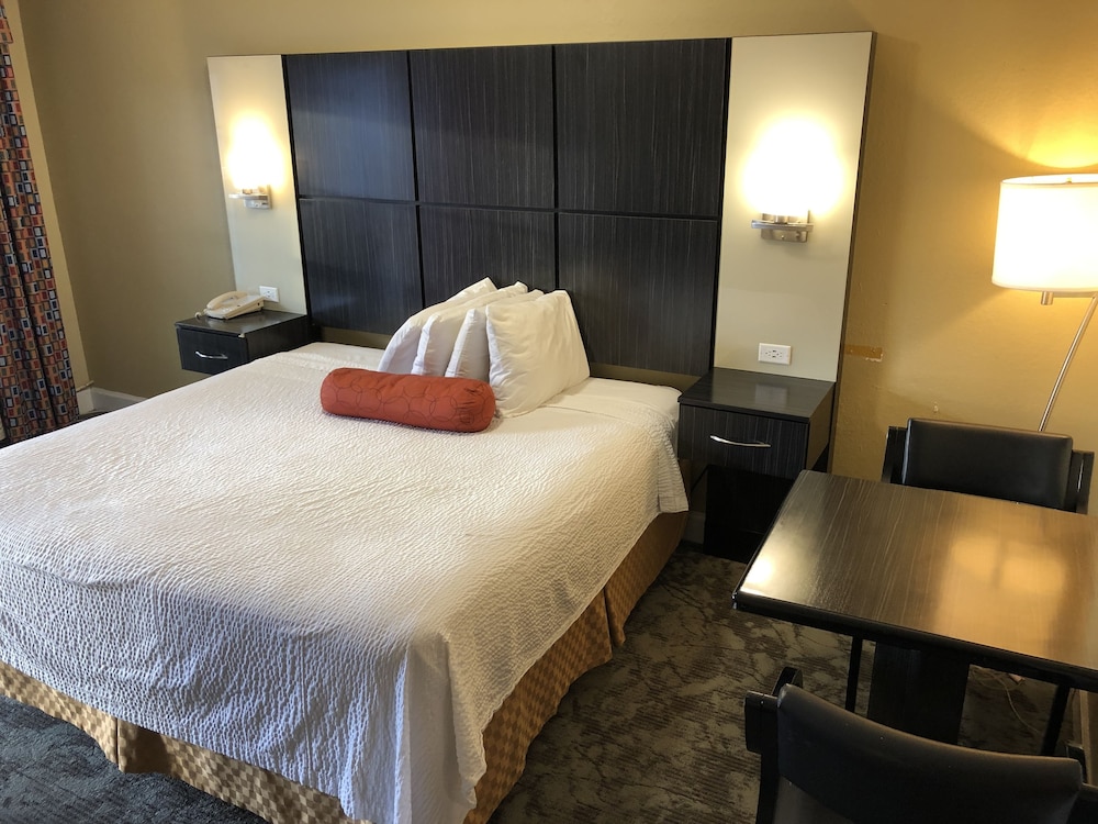 Standard Room, 1 King Bed, Smoking