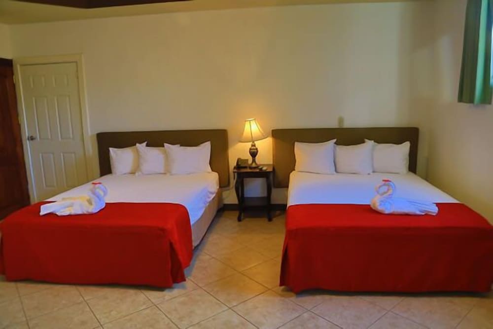 Standard Room, 2 Queen Beds photo 2