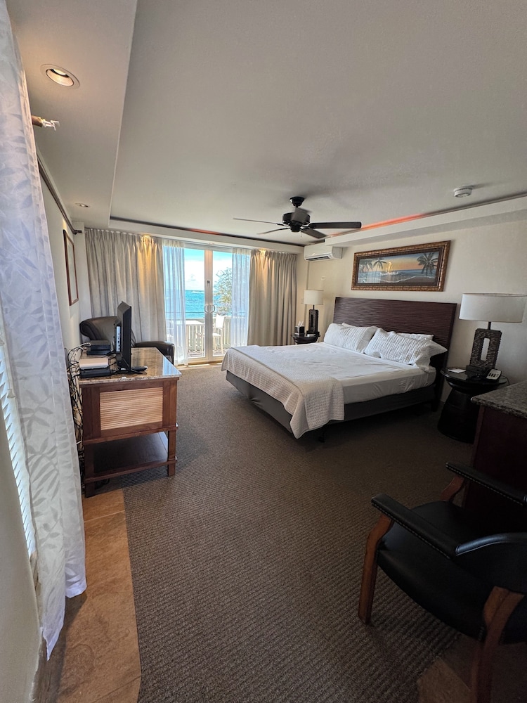 Panoramic Room, 1 King Bed, Ocean View, Oceanfront photo 2
