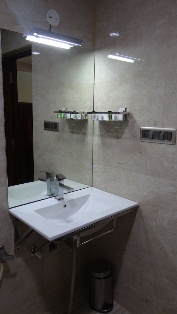 Superior Double Room, Multiple Beds, Non Smoking photo 2