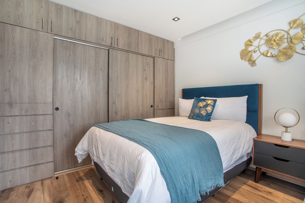 Deluxe Apartment, Multiple Beds, Kitchen, Courtyard View photo 3