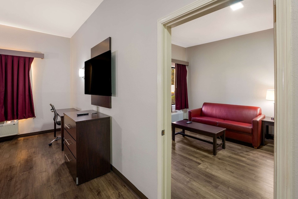 Suite, 1 King Bed with Sofa bed, Non Smoking - Photo 3
