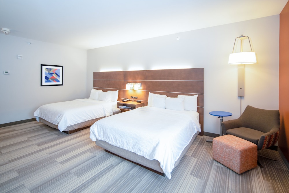 Standard Room, Multiple Beds photo 2