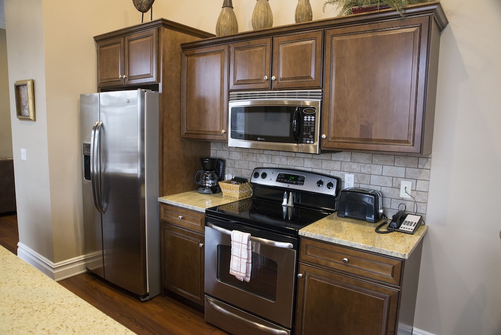 Luxury Condo, Multiple Beds, River View photo 2