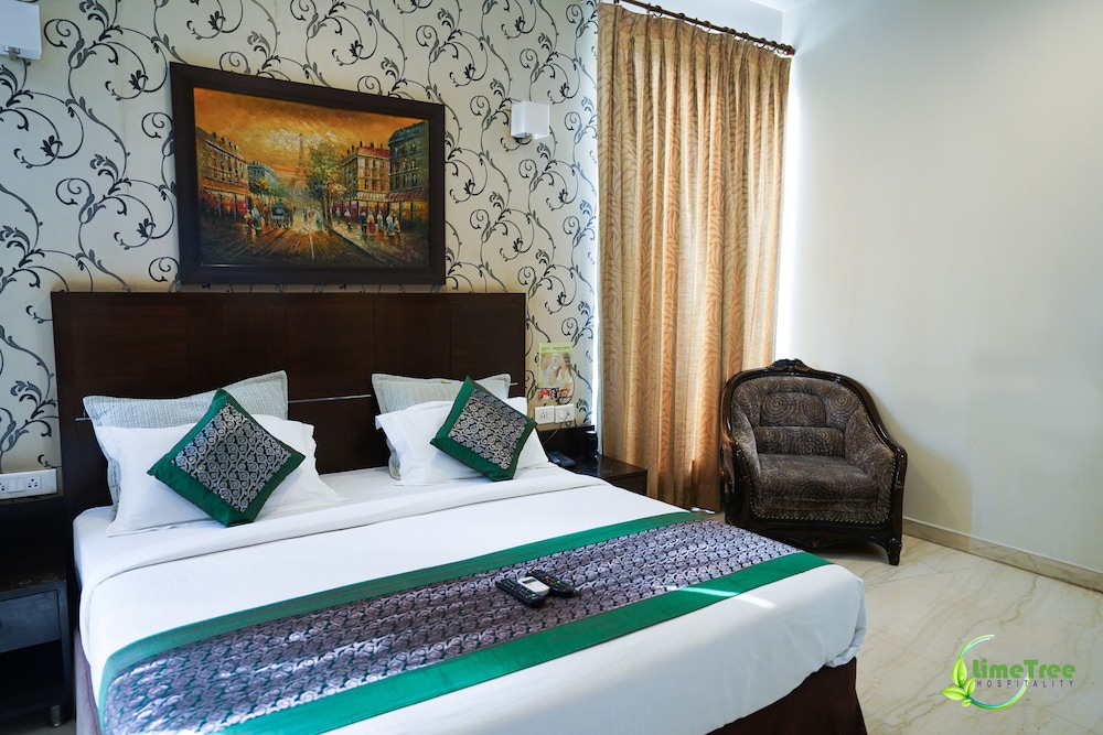 Deluxe Double Room - Photo 9