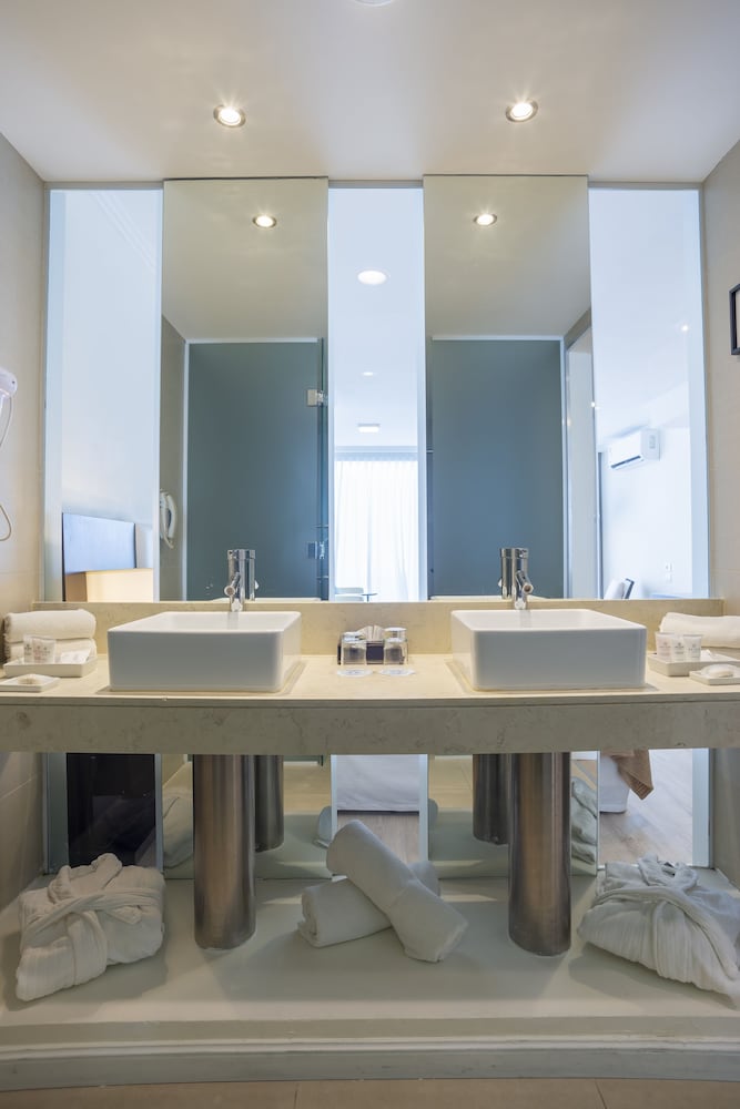 Studio Suite - Photo 6