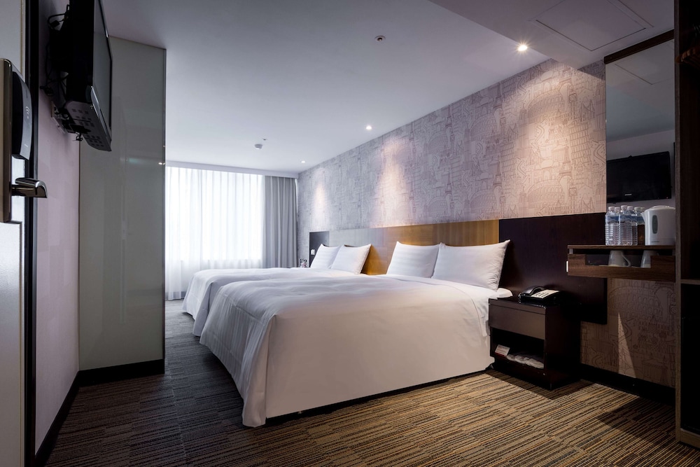 Quadruple Room, 2 Double Beds photo 1