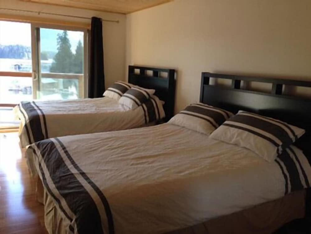 Room, 2 Queen Beds photo 1