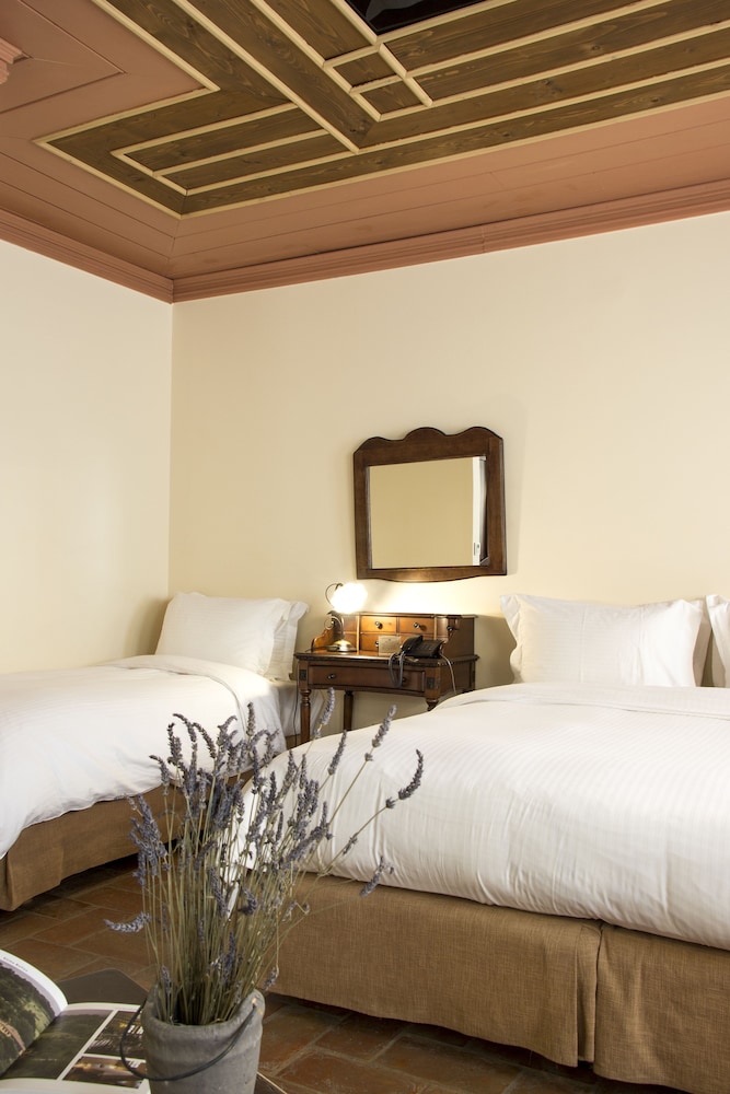 Family Triple Room, Multiple Beds, Courtyard View (3 People) photo 2