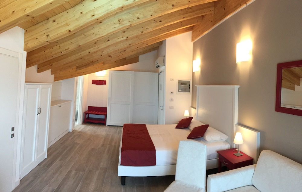 Junior Suite, Balcony, Lake View photo 3