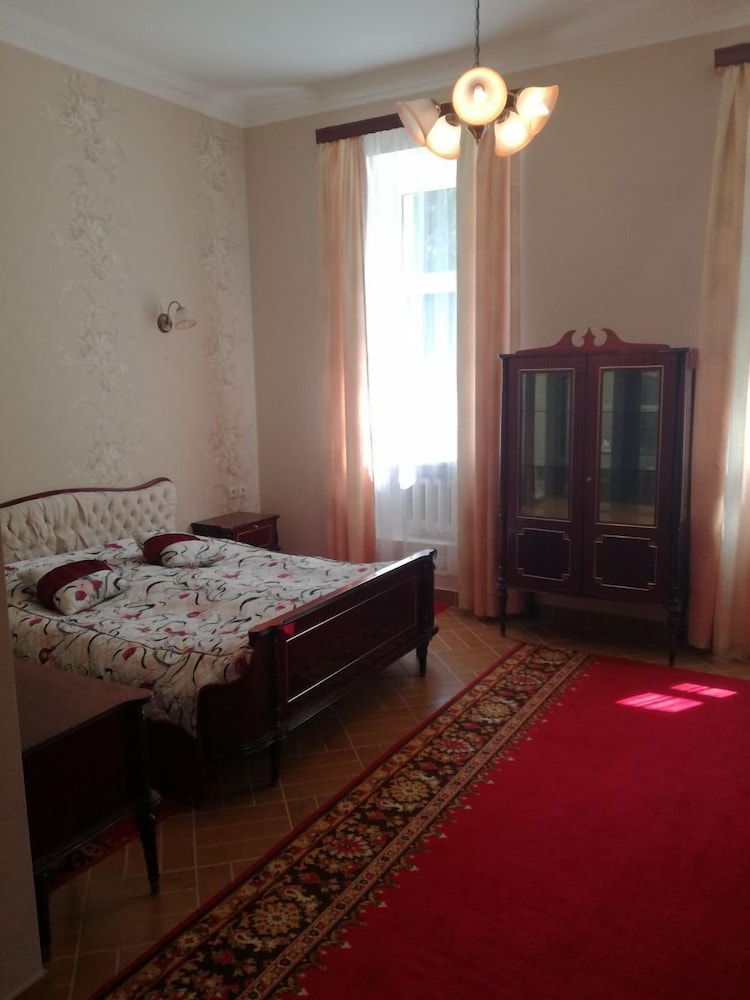 Family Suite, 1 Bedroom, Private Bathroom, Courtyard View photo 1
