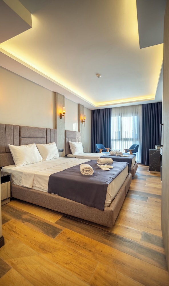 Superior Twin Room, City View photo 3