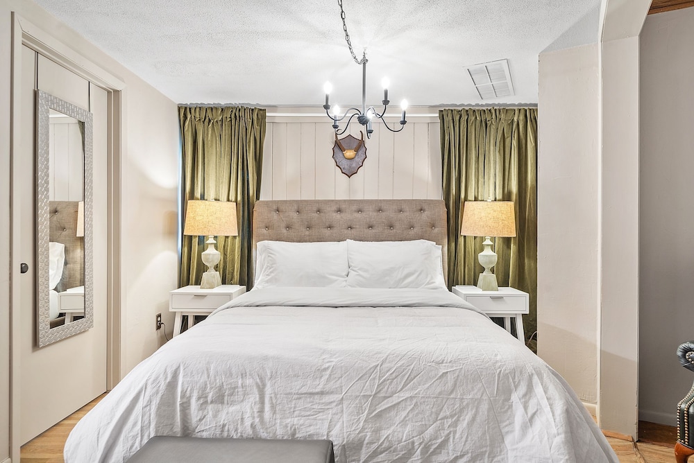 Standard Queen Room photo 2