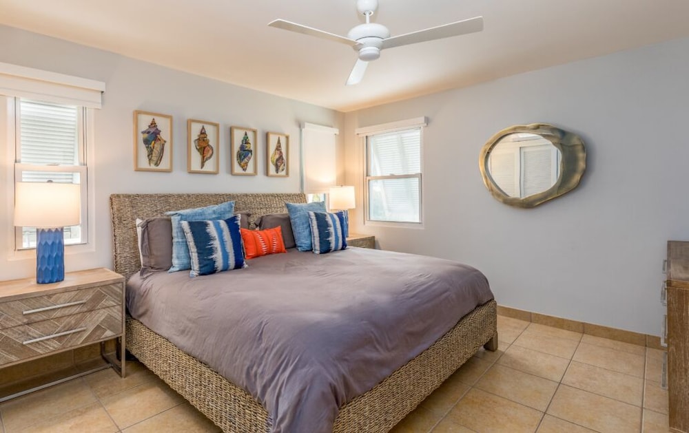 1-Bedroom Oceanfront (4201) photo 2
