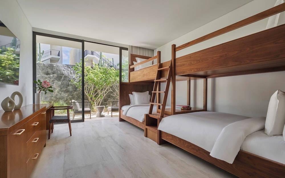 Room, 4 Bedrooms, Non Smoking, Ocean View (Residence) - Photo 4